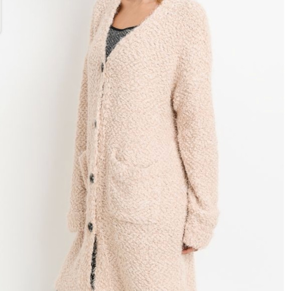 Soft Sherpa button Cardigan - Picture 5 of 8